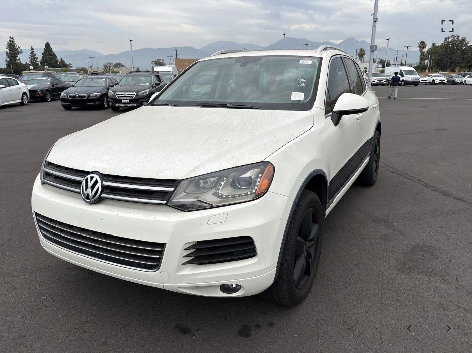 White 2011 Volkswagen Touareg SUV / Crossover 8-Speed Automatic