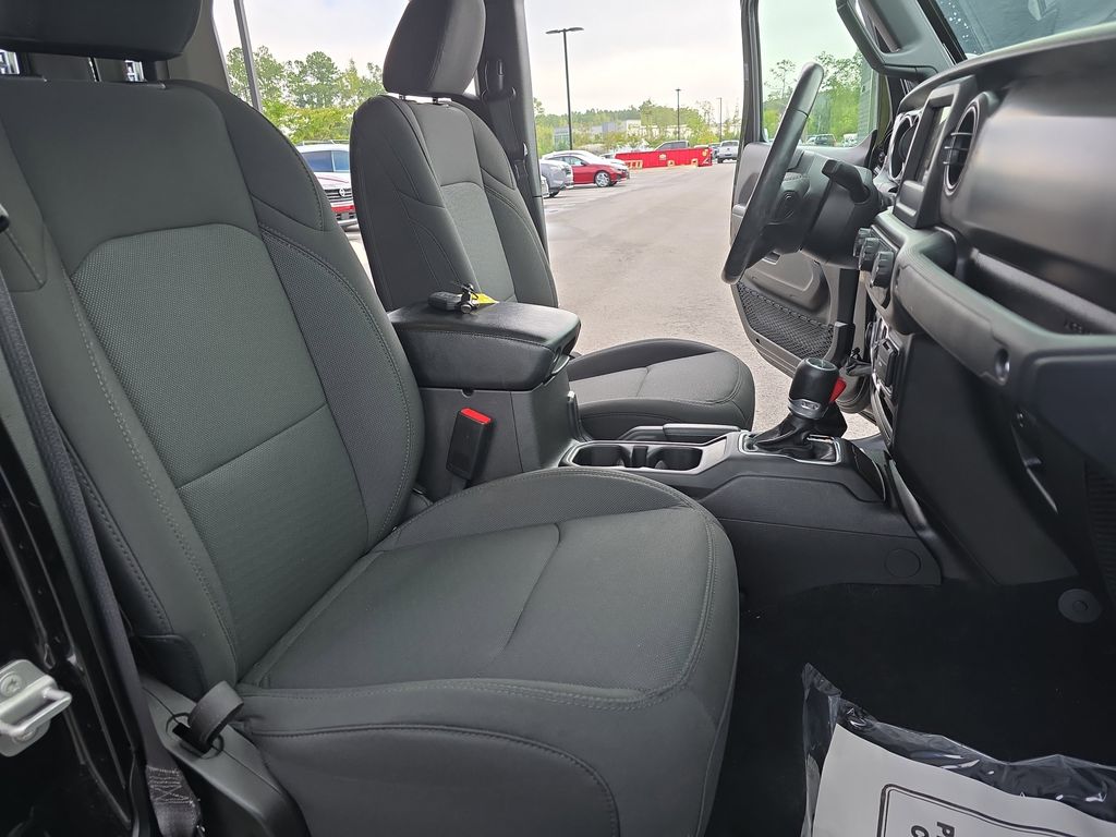 2022 Black Clearcoat Jeep Gladiator Willys 4X4 Truck