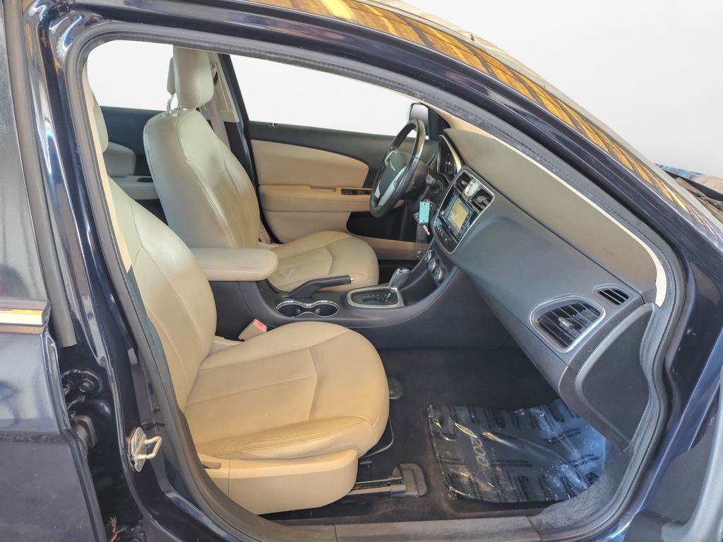 Used Car 2011 Chrysler 200  Limited For Sale Under $10,000 In Austin, Texas