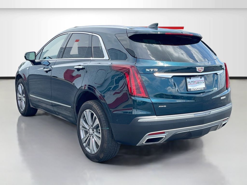 Used 2025 Green Cadillac Premium Luxury image 5