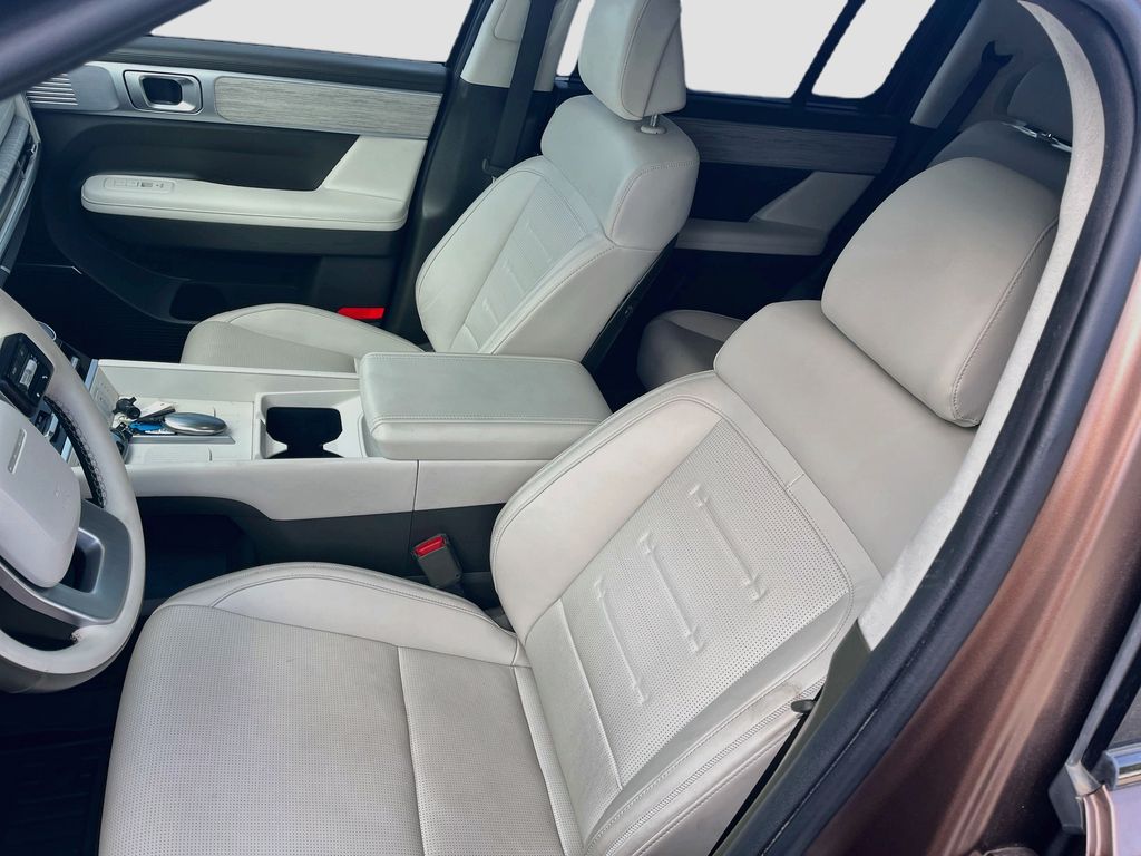Used 2025 Brown Hyundai Calligraphy image 20