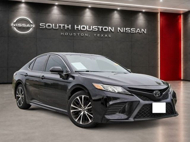 2020 Toyota Camry SE Black at DeMontrond Auto Country