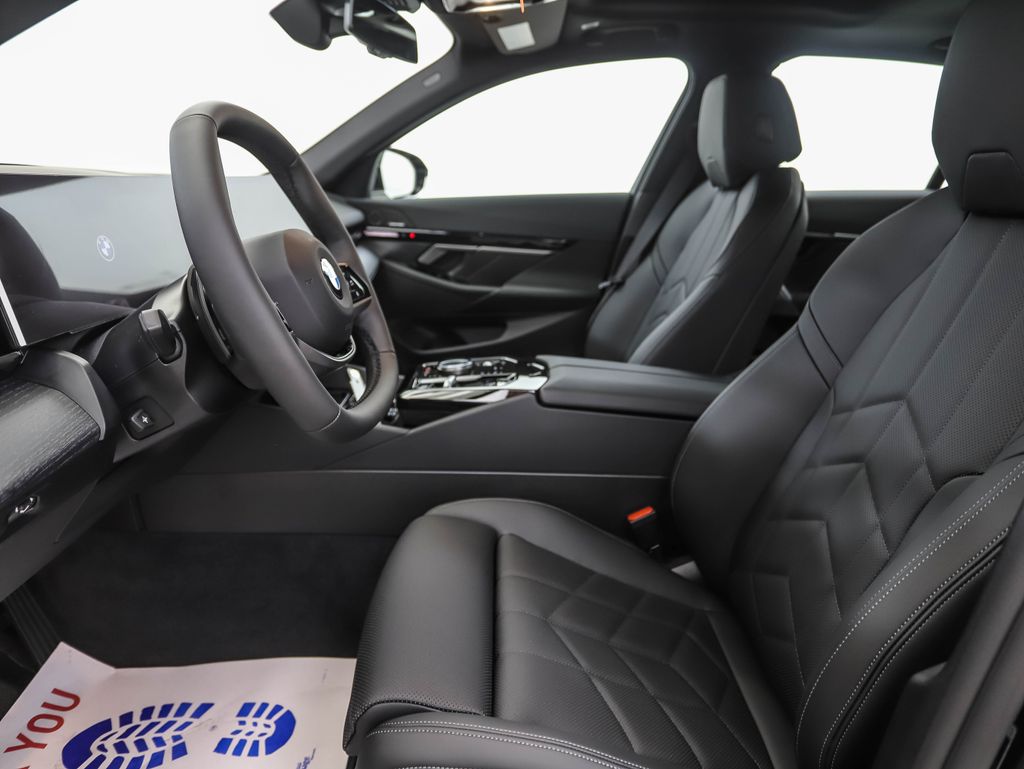 Thumbnail: 2026 BMW 5 Series - 11