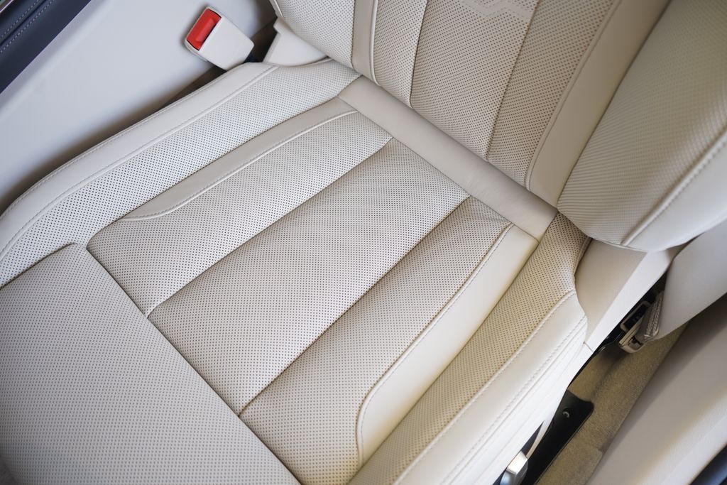 Thumbnail: 2026 BMW 8 Series - 12