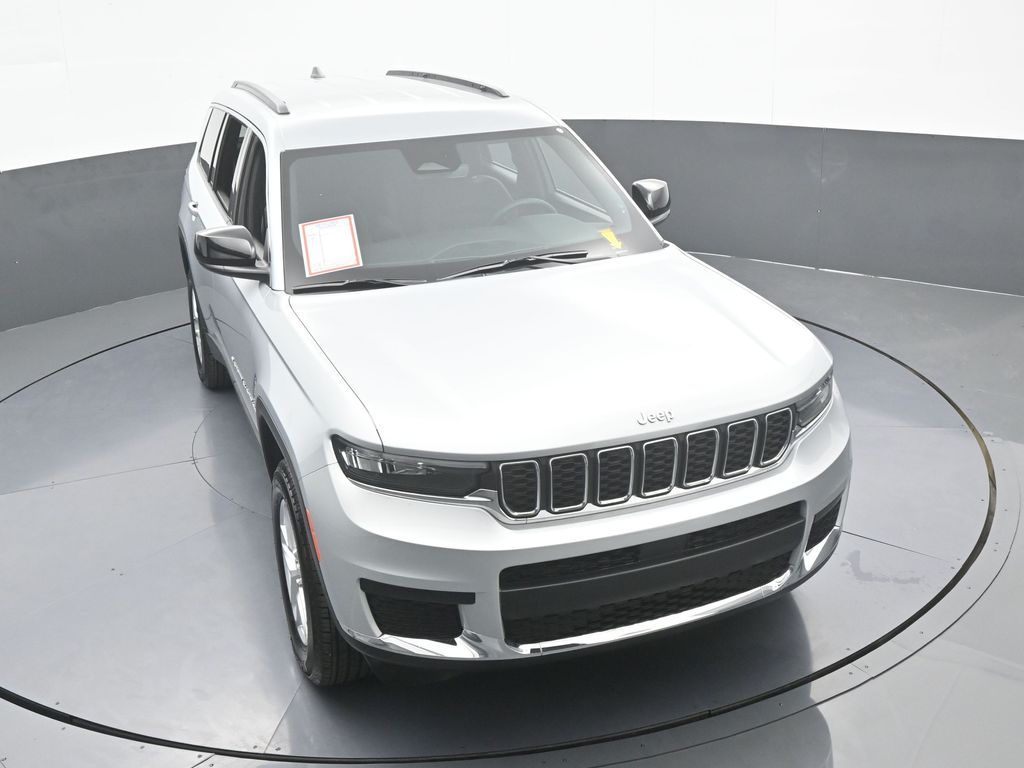 Used 2024 Silver Zynith Jeep Laredo image 56