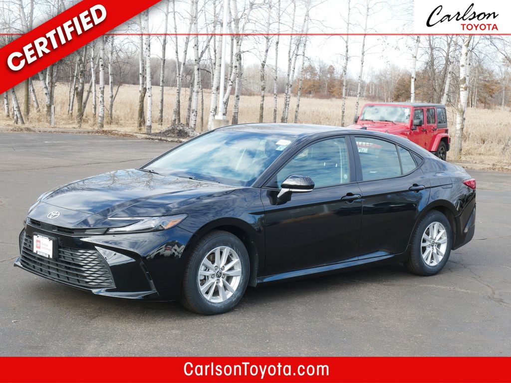 2025 Toyota Camry SE FWD
