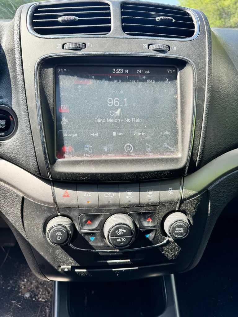 Certified Used 2020 Gray Dodge Crossroad image 10