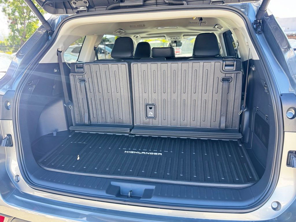 New 2026 Toyota Highlander SUV