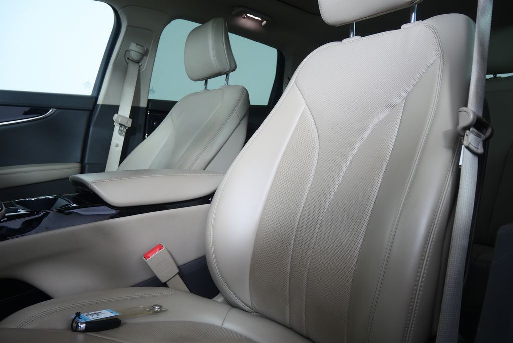 Thumbnail: 2021 Lincoln Nautilus - 9