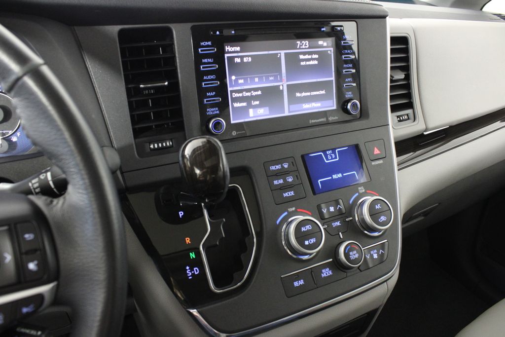 Used 2018 Toyota Sienna for sale in 