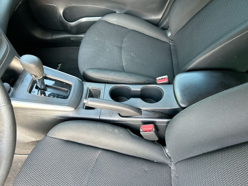 Thumbnail: 2019 Nissan Sentra - 26