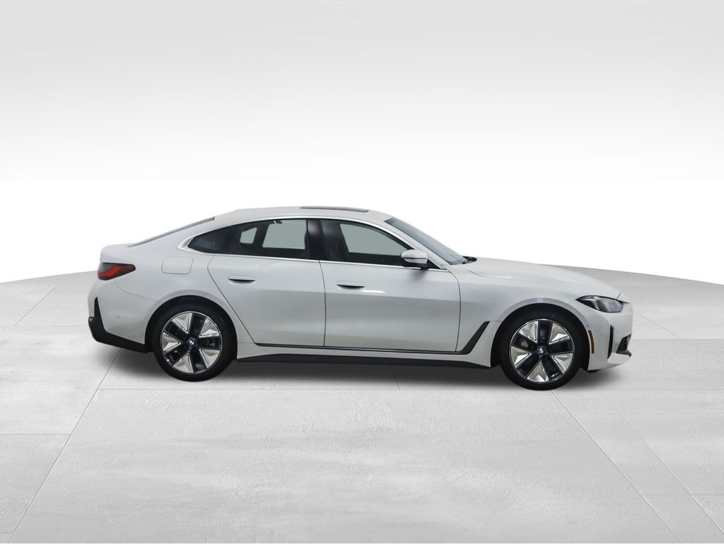 Thumbnail: 2025 BMW i4 - 6