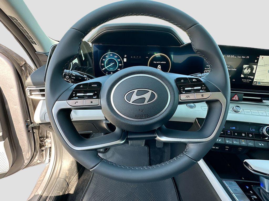 2025 Hyundai Elantra Limited Edition 10