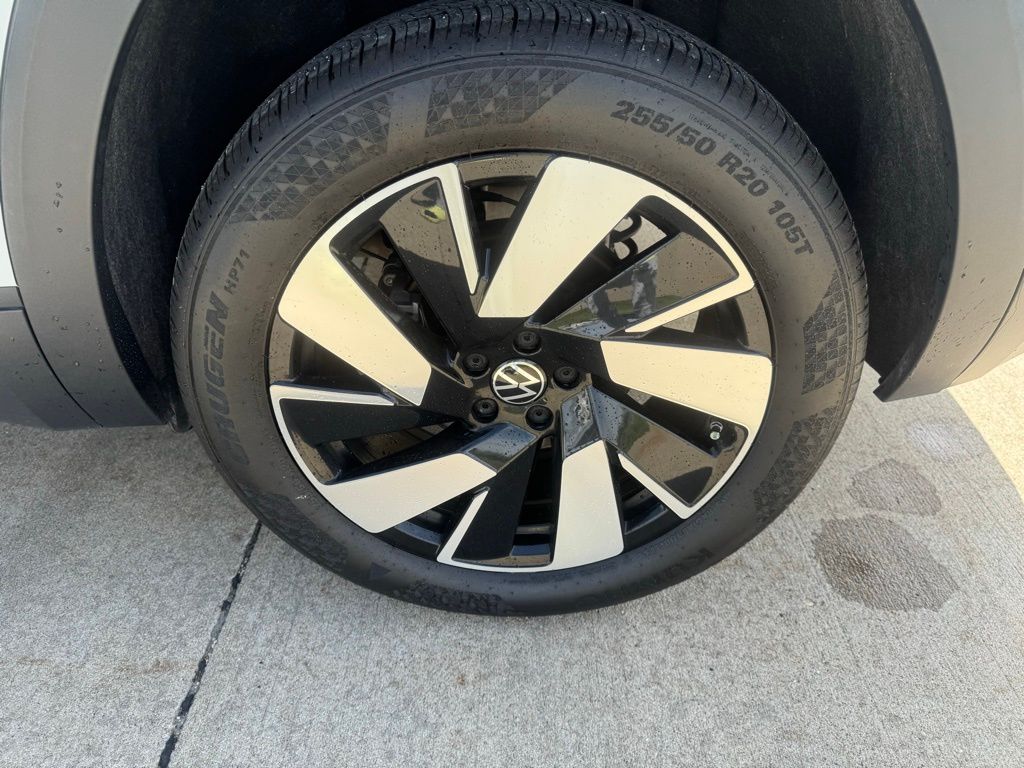 Used 2025 Volkswagen Atlas Cross Sport SUV