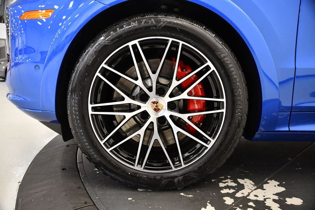 Thumbnail: 2025 Porsche  - 13