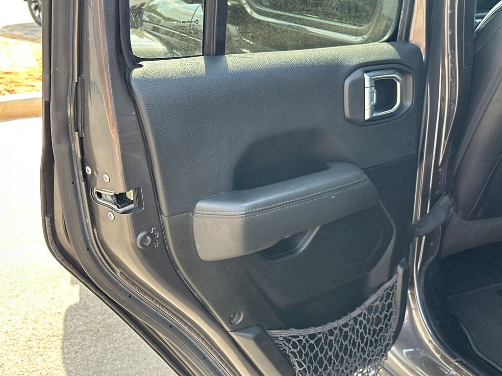Used 2022 Gray Jeep Unlimited Sahara Altitude image 21