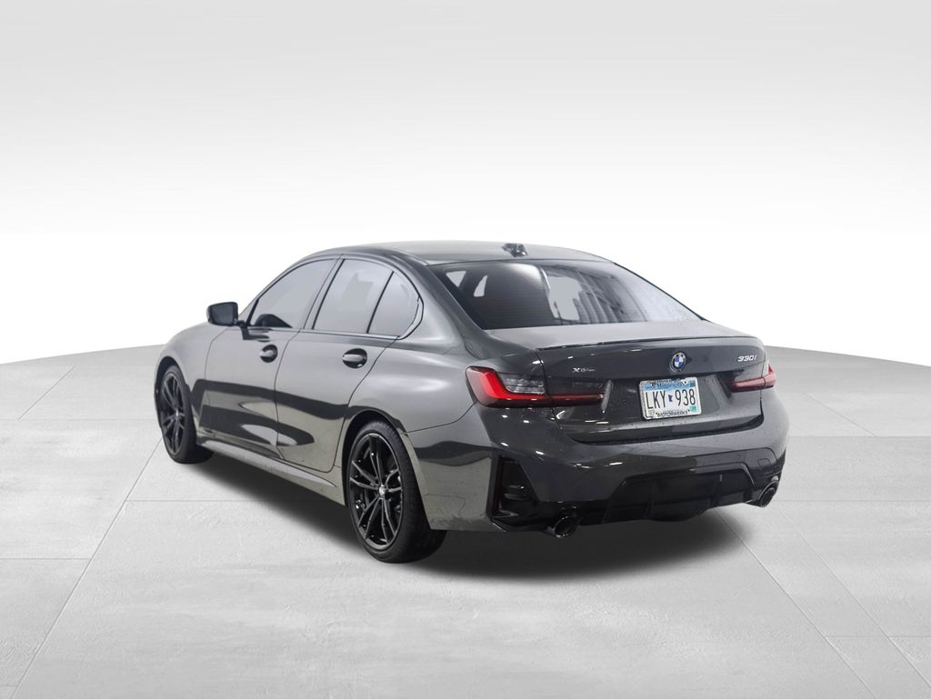 Thumbnail: 2023 BMW 3 Series - 3