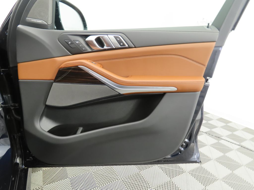 Thumbnail: 2026 BMW X7 - 26
