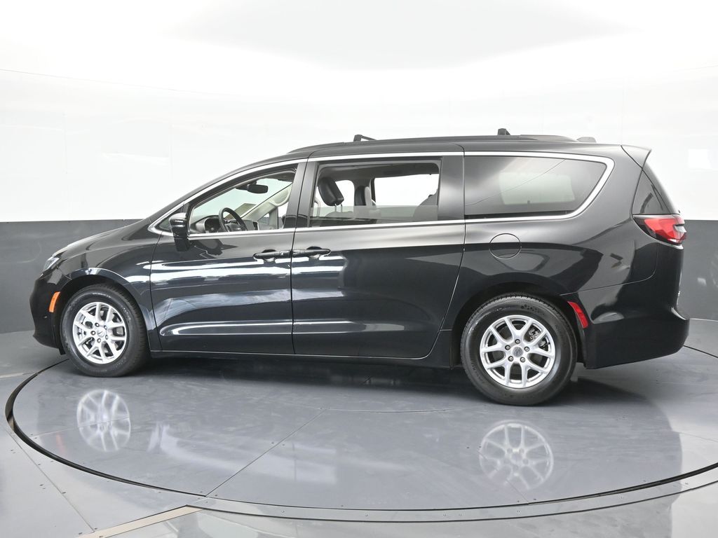Used 2022 Chrysler Pacifica Touring L with VIN 2C4RC1BG6NR195274 for sale in Miami, FL