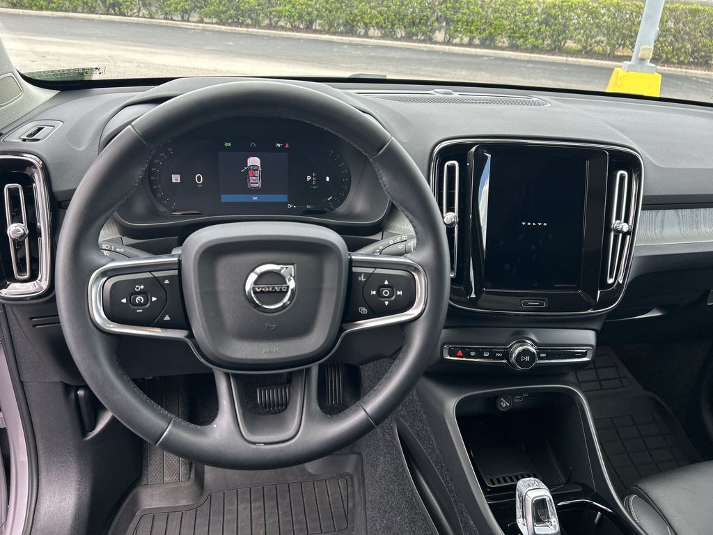Thumbnail: 2026 Volvo XC40 - 21