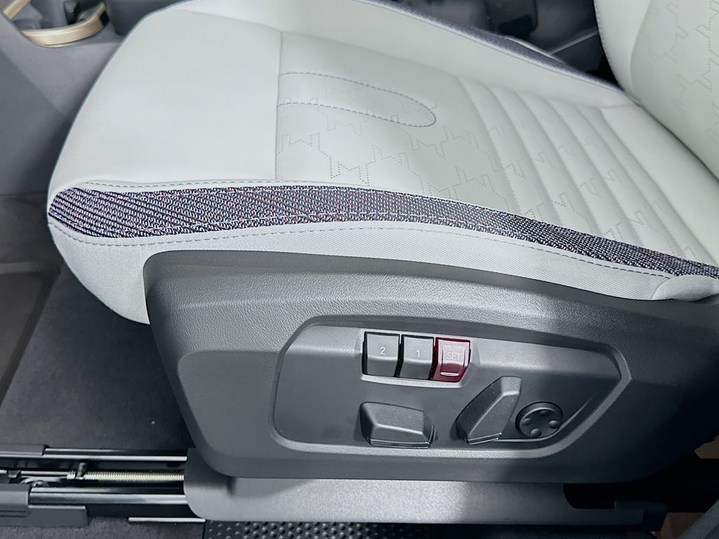 2025 MINI Cooper Countryman Base 21