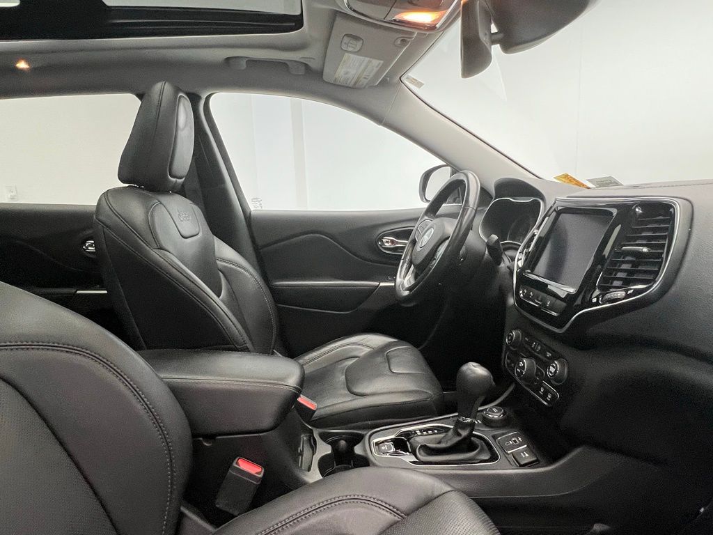 Thumbnail: 2021 Jeep Cherokee - 6