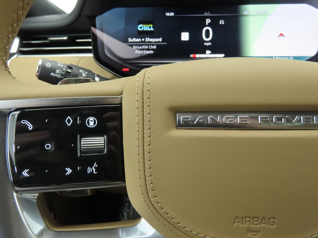2025 Land Rover Range Rover SE 11