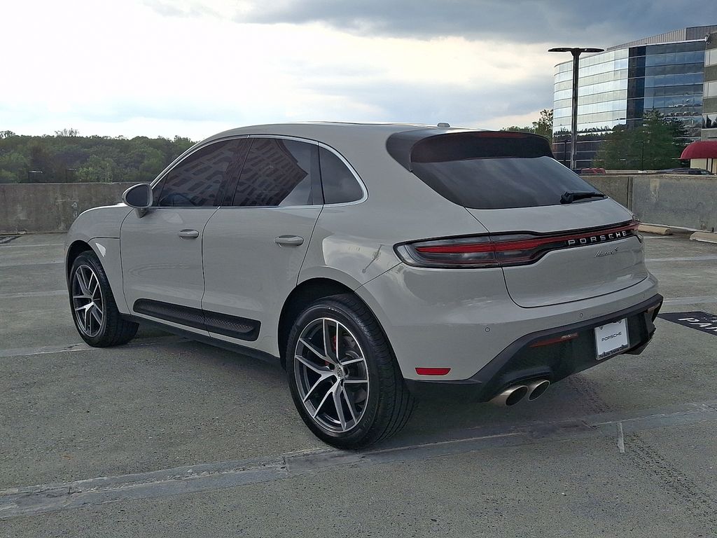Thumbnail: 2022 Porsche Macan - 3