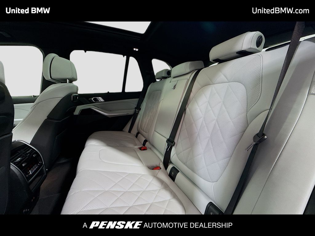 Thumbnail: 2026 BMW X5 - 13