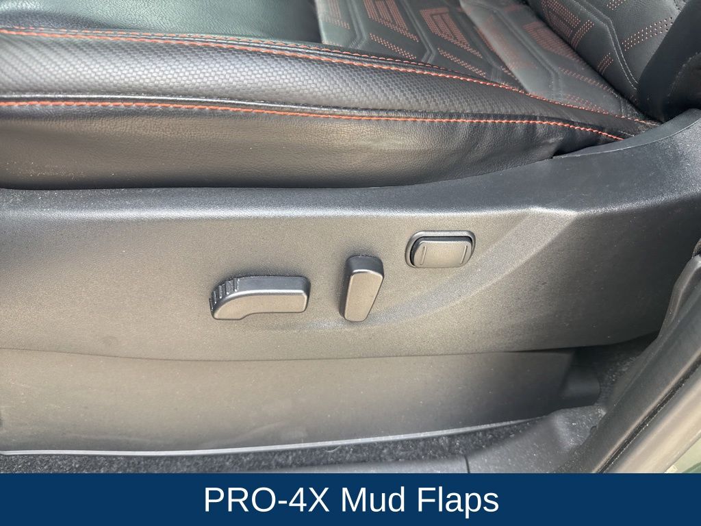 2025 Nissan Frontier Crew Cab PRO-4X 4x4