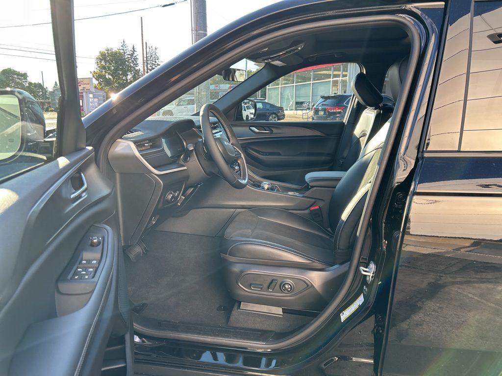 2025 Jeep Grand Cherokee L Altitude - Photo 9