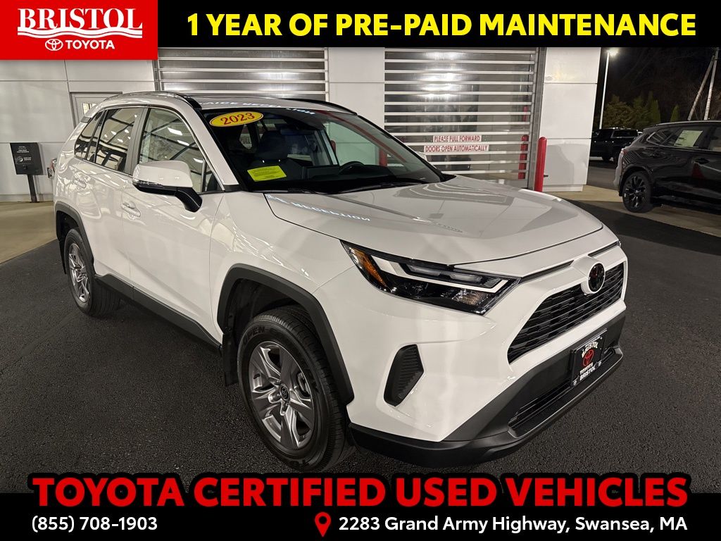 2023 Toyota RAV4 XLE's photo