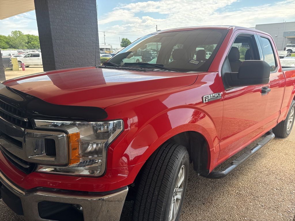 Race Red 2018 Ford F-150 XLT SuperCab RWD Pickup Truck 4X2 6-Speed Automatic