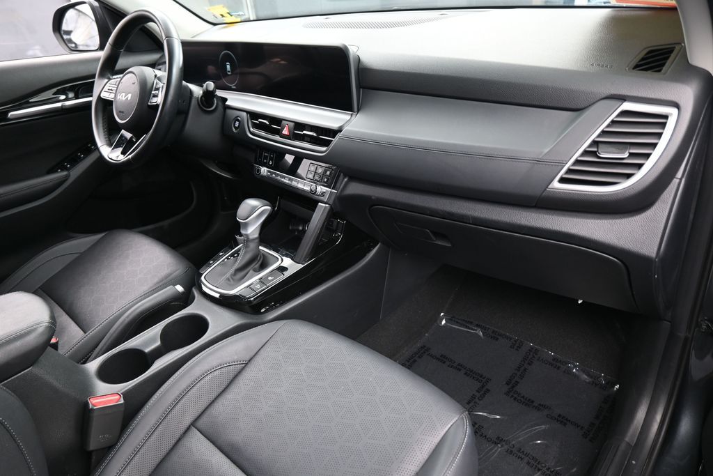 Used 2024 Gravity Gray Kia EX image 45