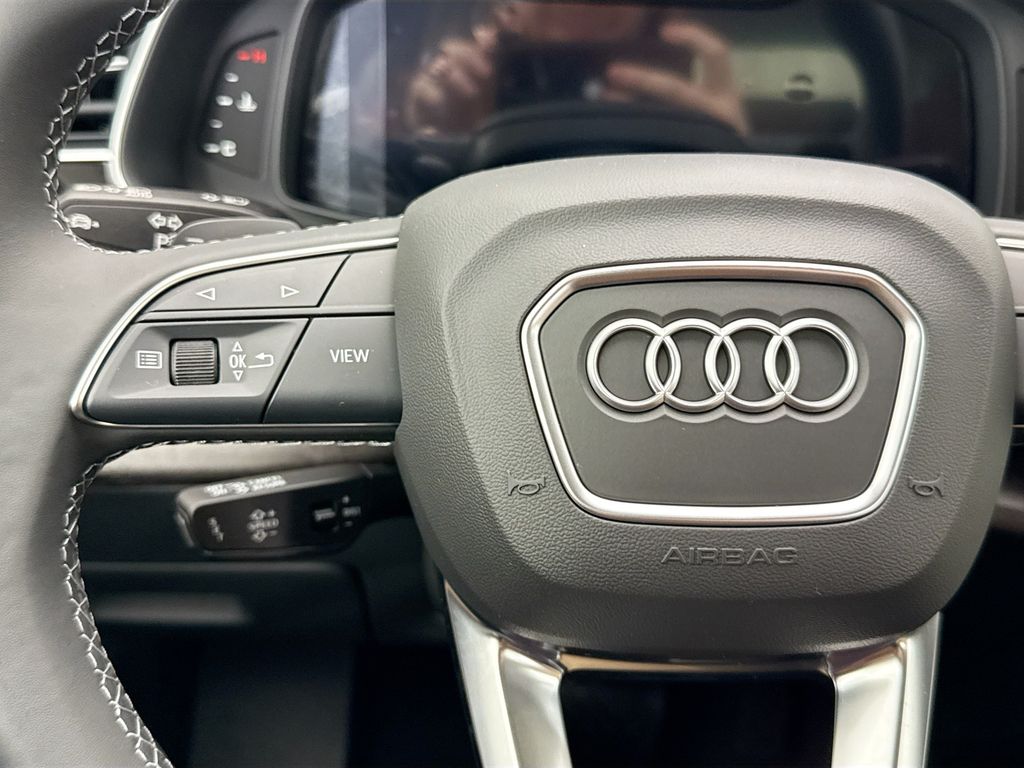 Thumbnail: 2026 Audi Q7 - 11