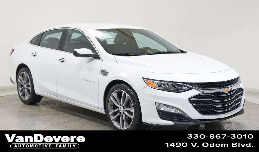 Summit White 2024 Chevrolet Malibu LT with 2LT FWD Sedan Front-Wheel Drive Continuously Variable Transmission