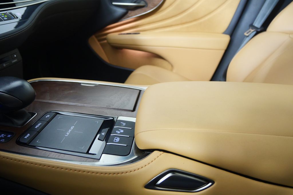 Thumbnail: 2021 Lexus LS - 26