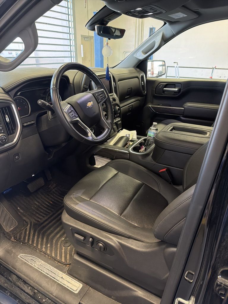 Mosaic Black Metallic 2022 Chevrolet Silverado 1500 LTZ Crew Cab 4WD Pickup Truck Four-Wheel Drive 8-Speed Automatic