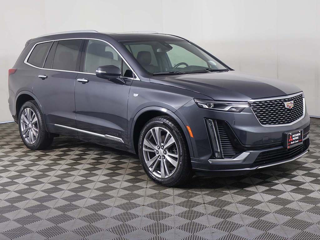 Used 2023 Green Cadillac Premium Luxury image 2