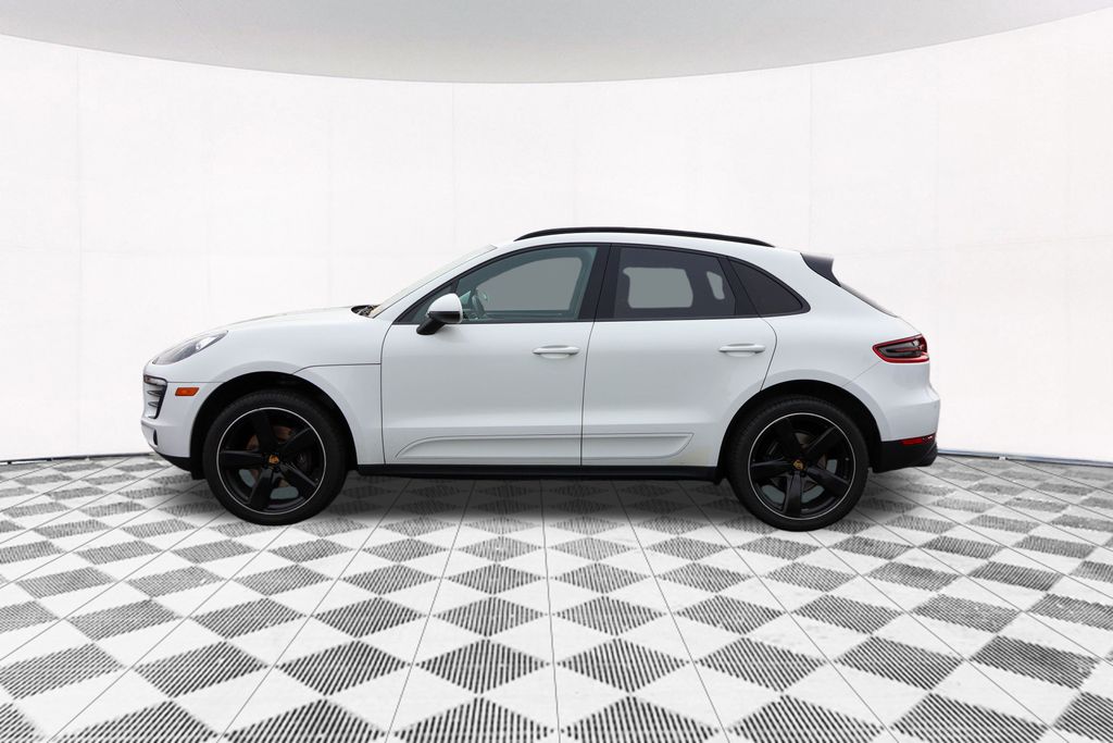 2018 Porsche Macan Base 12