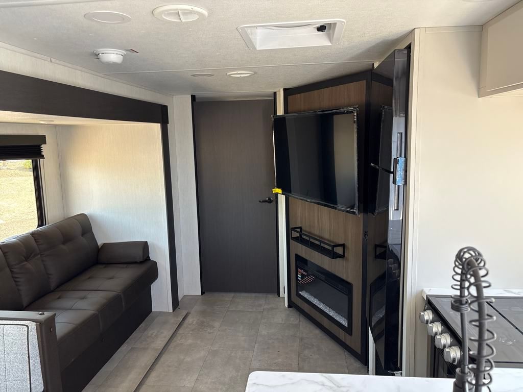 2026 Black/Gold Prime Time Tracer 295DB Travel Trailer