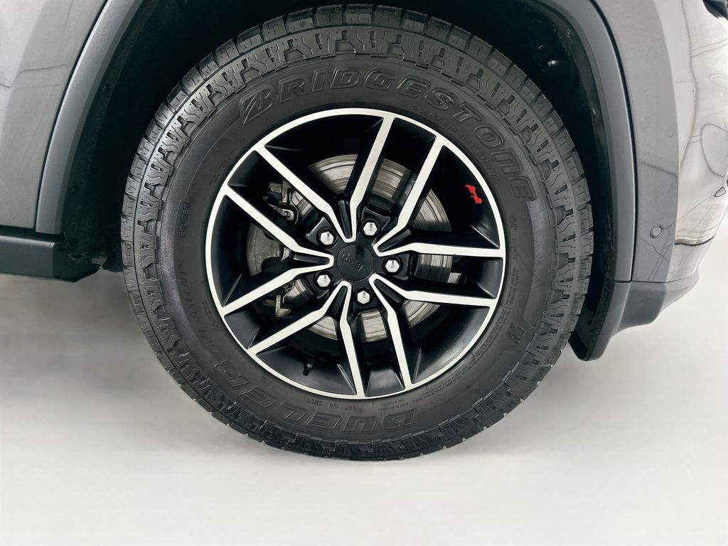 Thumbnail: 2021 Jeep Grand Cherokee - 31