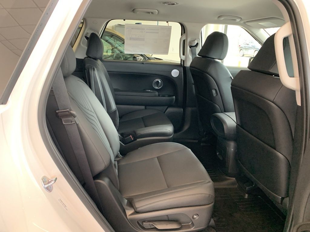 New 2026 White Hyundai SEL image 18