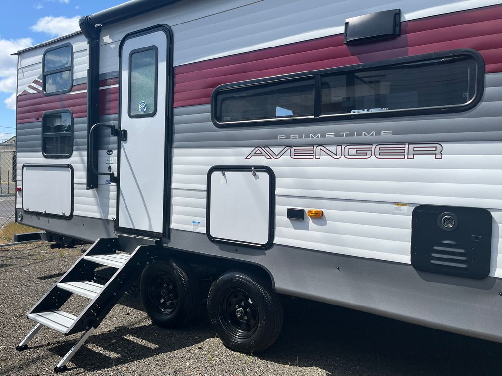 2025 White Prime Time Avenger 27DBS Travel Trailer