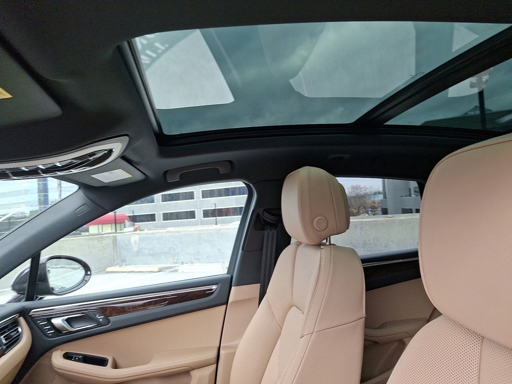 Thumbnail: 2026 Porsche Macan - 16