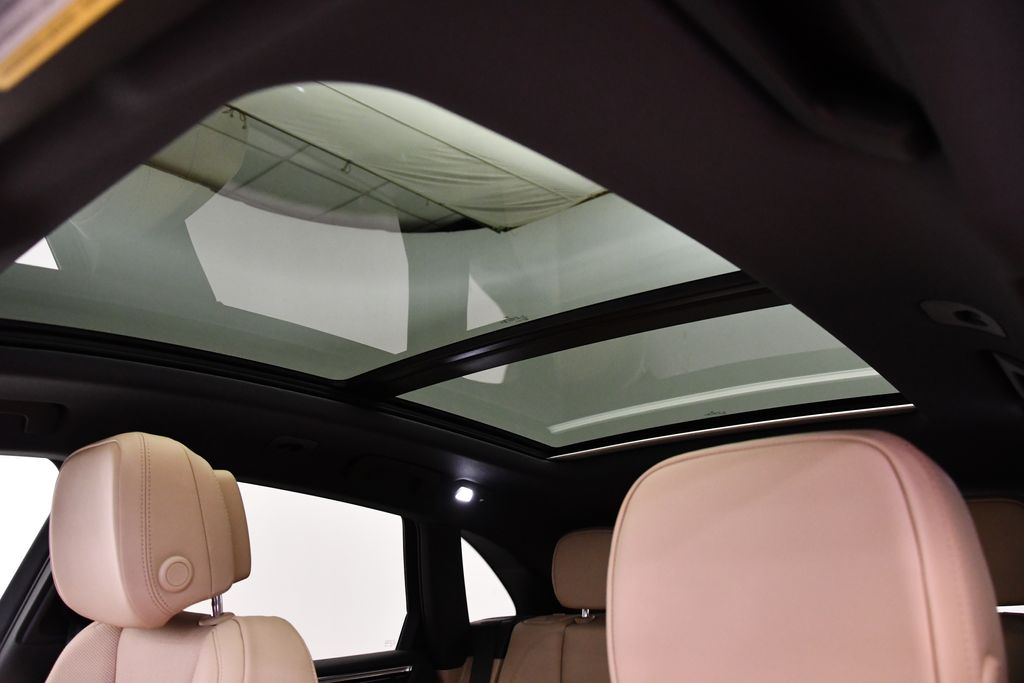 Thumbnail: 2025 Porsche Macan - 16