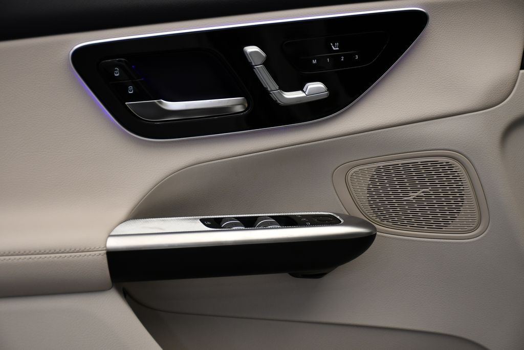 Thumbnail: 2026 Mercedes-Benz GLC - 32