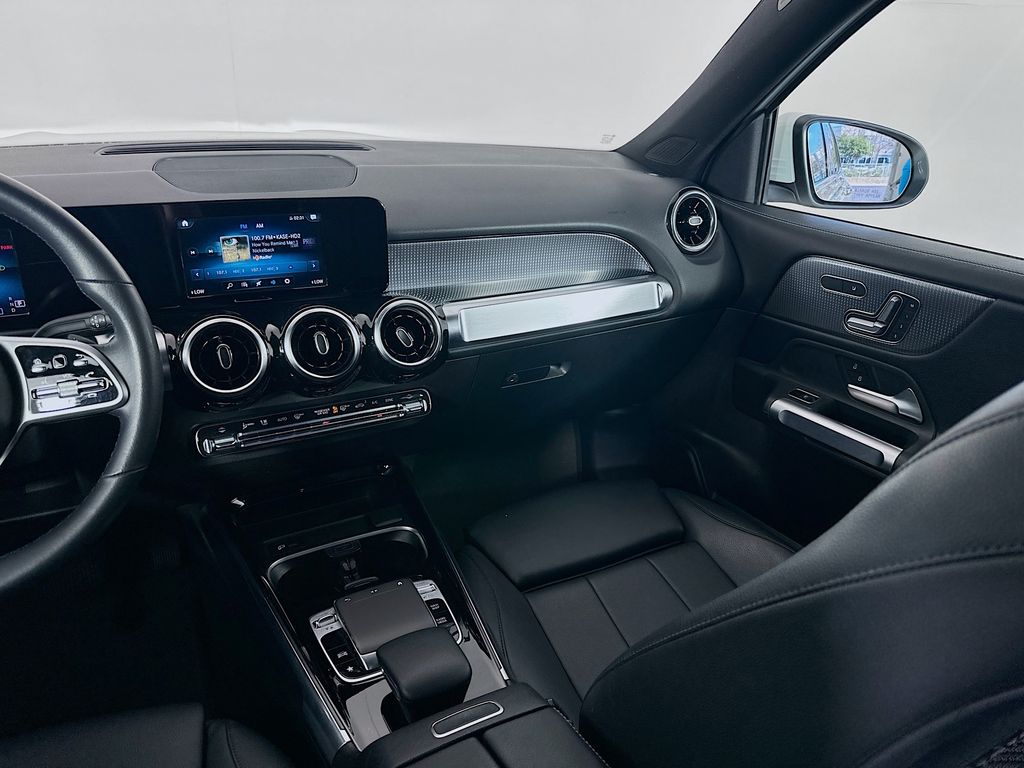 Thumbnail: 2020 Mercedes-Benz GLB - 22