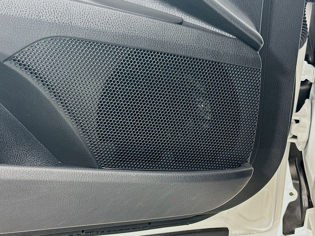 2023 Toyota Camry SE 18