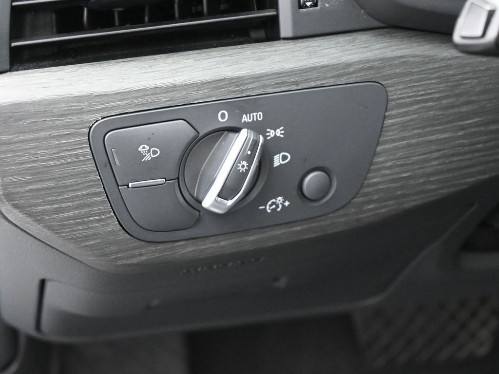 Used 2021 Ibis White Audi 45 S line Premium image 16